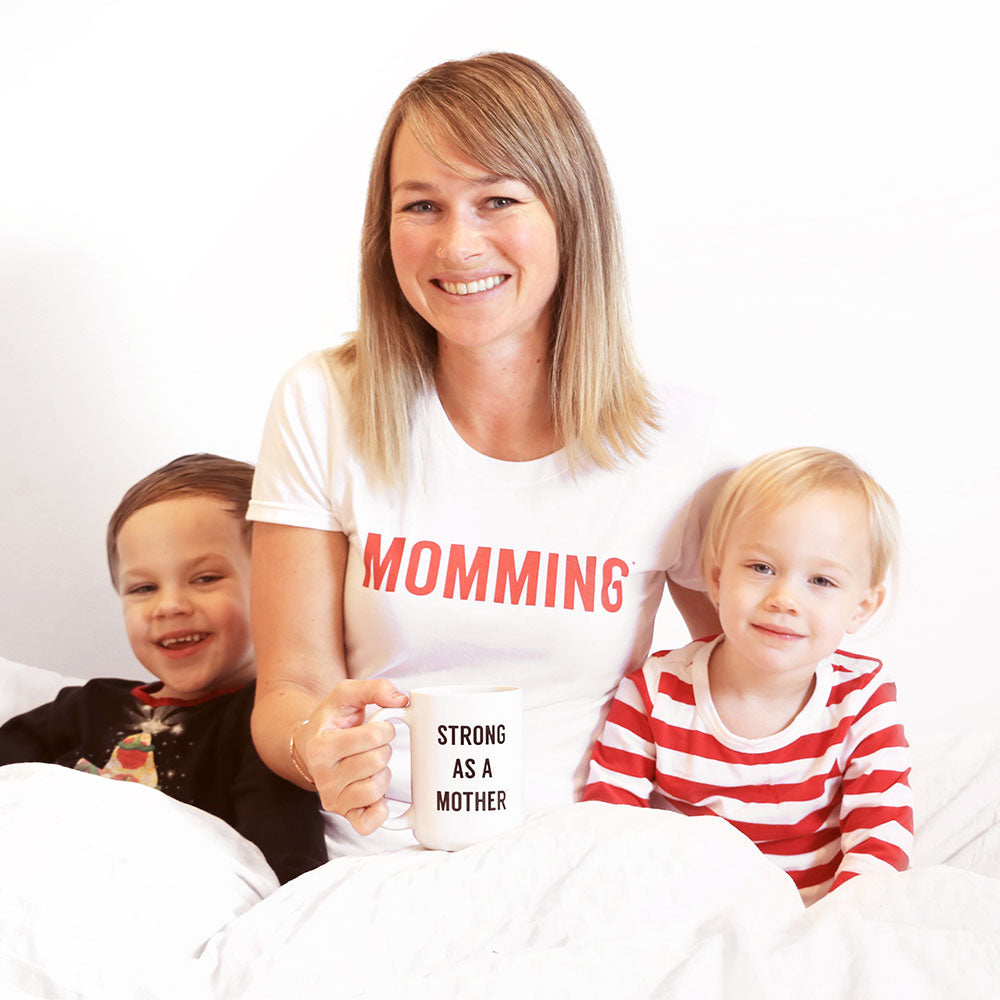 MOMMING Women's T-Shirt - White / Red Text - LIMITED EDITION